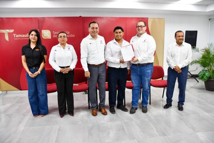 Entrega SET 45 nombramientos de admisión para educación especial, preescolar y primaria.
