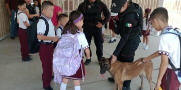 Binomios K-9 fortalecen la seguridad y proximidad en el regreso a clases