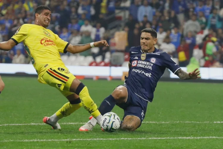 El Cruz Azul se alza con un sufrido triunfo 4-3 sobre el América