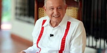 Reaparece AMLO para presentar su libro Pueblo… ‘aunque la sola palabra cause molestia a algunos’