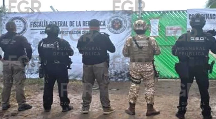 La FGR y SSCP catean inmuebles con huachicol, drogas, armas y vehículos en al menos 10 estados