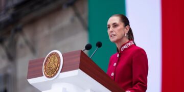 Aunque algunos quisieran lo contrario México no se doblega, no se arrodilla y nunca se vende: CSP