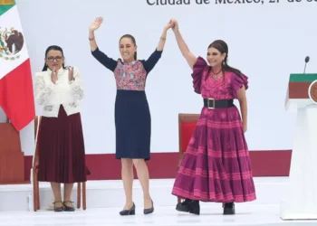 ‘Los mexicanos no queremos injerencias’: CSP  en su cierre de gira nacional en el Zócalo a 2 años de su gobierno