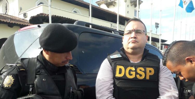 A Bruno Díaz le enoja no vivir en Dinamarca ¿Olvida que el tricolor Javier Duarte recetó agua destilada a niños con cáncer?