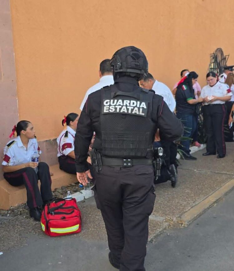 La GE atiende a 4 adolescentes que fueron víctimas de golpe de calor en desfile de Nuevo Laredo