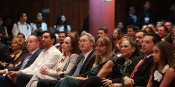 Américo en el informe de Gattás ¿Incómodo o enfadado por irrupción de indeseables en la carrera electoral?