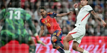 España estrena su corona con triunfo de 3-2 sobre Inglaterra en Wembley; Lamine Yamal anota un gol