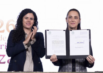 Firma CSP decreto de nacionalidad única mexicana para aspirantes a Presidencia, gubernaturas y jefatura de gobierno