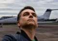 Evidencian en Argentina avión con Flávio Bolsonaro huyendo a Estados Unidos; Javier Milei lo niega