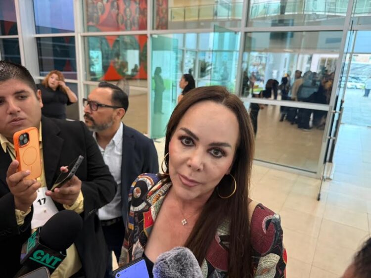 Con ‘estamentos’ que la impulsan al ‘estrellato’ Carmen Lilia Canturosas ve con desdén una diputación federal
