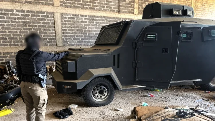 La FGR aseguró 5 ‘monstruos’ con blindaje artesanal en cateo practicado en Guasave a narcos