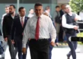 ‘Alito’ Moreno y 2 acompañantes sostienen pleito verbal con ciudadano que lo filmaba en Ensenada