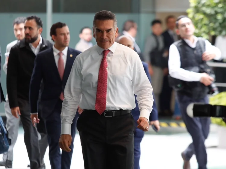 ‘Alito’ Moreno y 2 acompañantes sostienen pleito verbal con ciudadano que lo filmaba en Ensenada