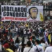 Multitudinaria marcha de trabajadores estremece gobierno del ultraderechista presidente de Colombia