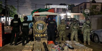 Operativo conjunto BOI detiene a 2 individuos y asegura material pirotécnico en el Puente Tampico