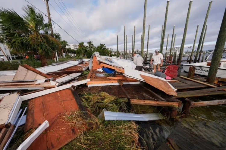 El huracán ‘Isaías’ deja 2 muertos y un millón de usuarios sin electricidad en EU