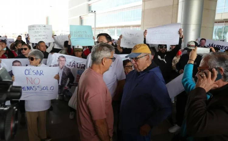Tras su detención, panistas protestan en apoyo del ex fiscal César Jáuregui; buscaba la alcaldía de Chihuahua