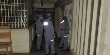 Autoridades hacen peculiar ‘decomiso preventivo’ en penal de NLD: Sacan ropa, cableado y productos de aseo