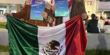 Dos jóvenes de Tamaulipas destacan en conferencia científica internacional en Tailandia