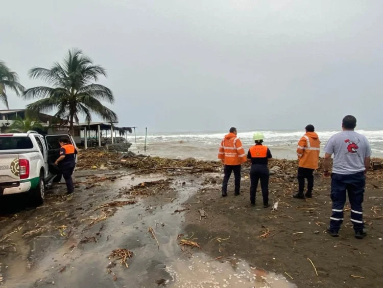 La CNPC pide suspender movilidad en 24 municipios de Jalisco, Nayarit, Colima y Michoacán por ‘Simon’