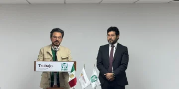 Anuncia Zoé Robledo aumento salarial de 8% a trabajadores del IMSS: ‘supera en 1.2% la oferta rechazada’